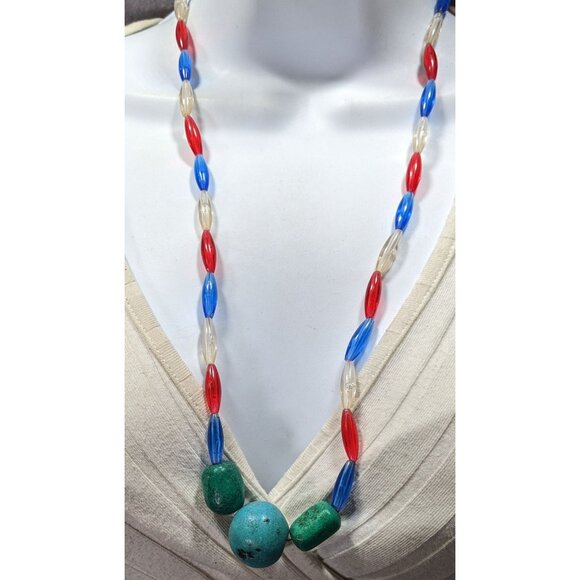 Handmade Retro Plastic And Stone Beaded Necklace - Picture 4 of 5